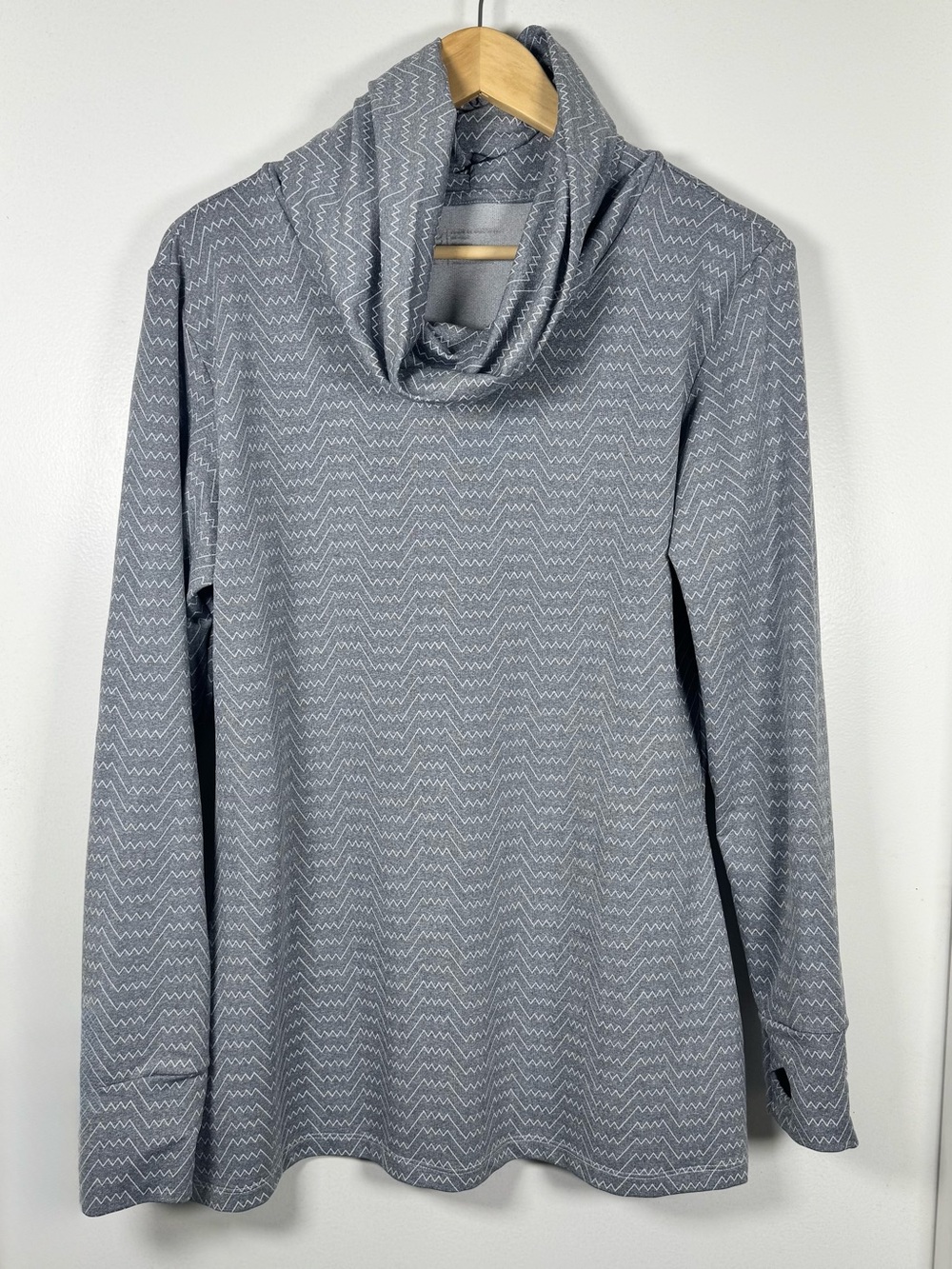 Albion Fit Ruched Cowl Neck Atletic Pullover Top Women’s X Large Gray Zig Zag